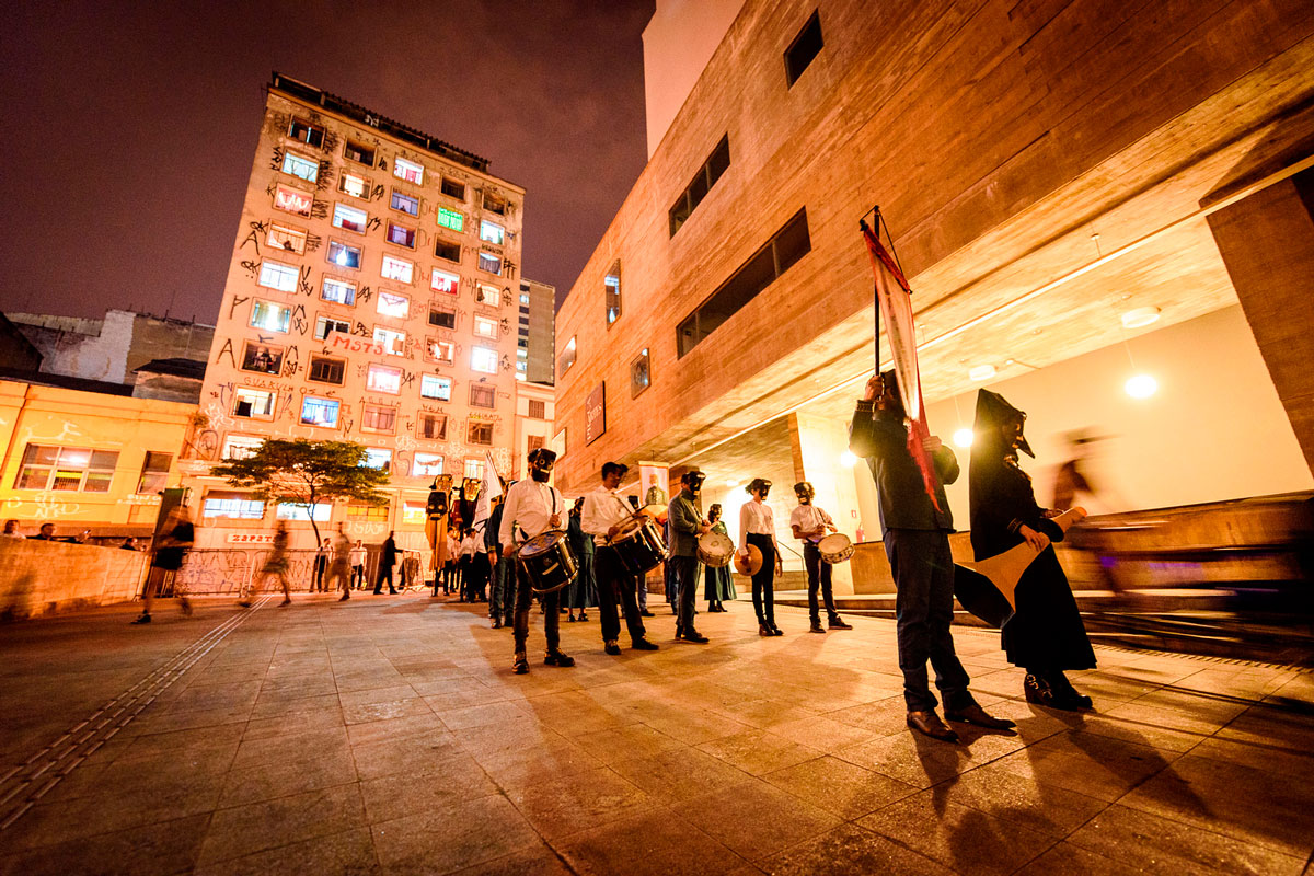 Marchas | Cvlto Do Fvtvro