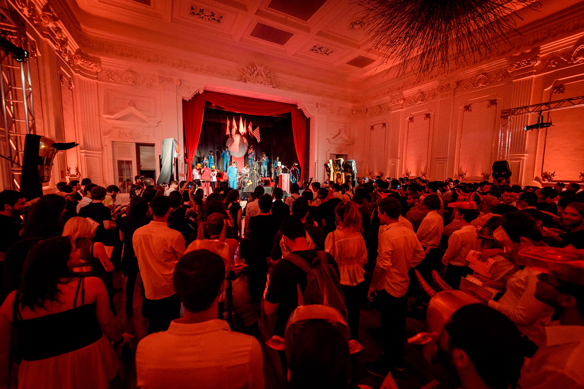 Marchas | Cvlto Do Fvtvro