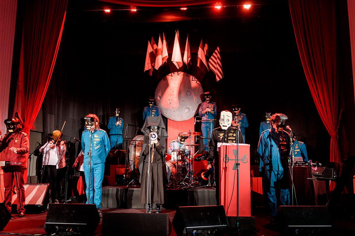 Marchas | Cvlto Do Fvtvro